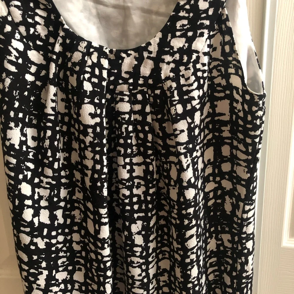 Kate Spade Sleeveless Black & White Design Top M - Picture 5 of 10